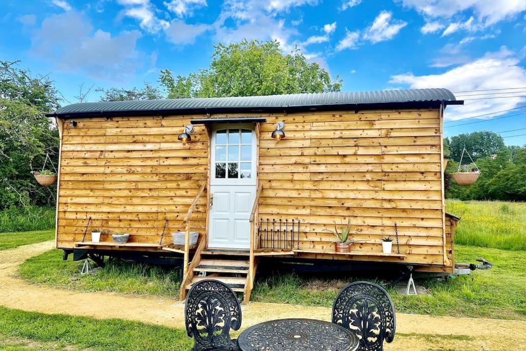 Mountbatten Shepherds Hut & Buckhurst Shepherds Hut Ashford  Exterior foto