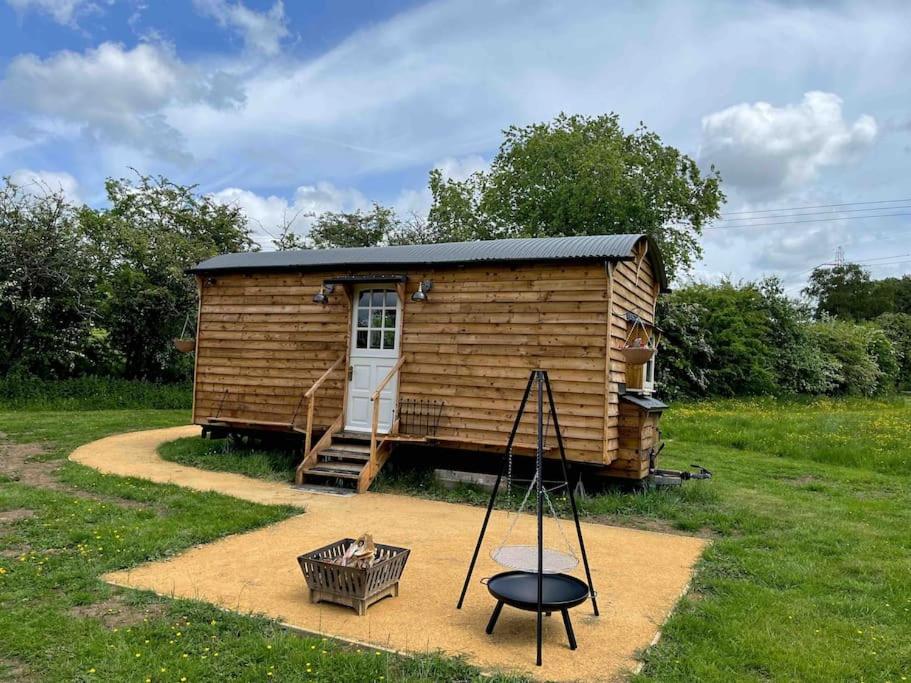 Mountbatten Shepherds Hut & Buckhurst Shepherds Hut Ashford  Exterior foto