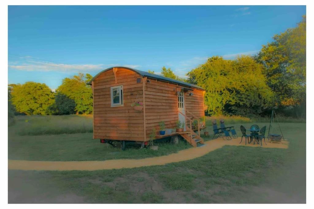 Mountbatten Shepherds Hut & Buckhurst Shepherds Hut Ashford  Exterior foto